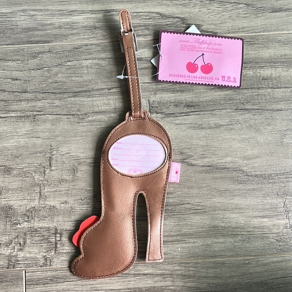 NWT fluff Luggage Tag in Vegan Leather - Picture 5 of 5